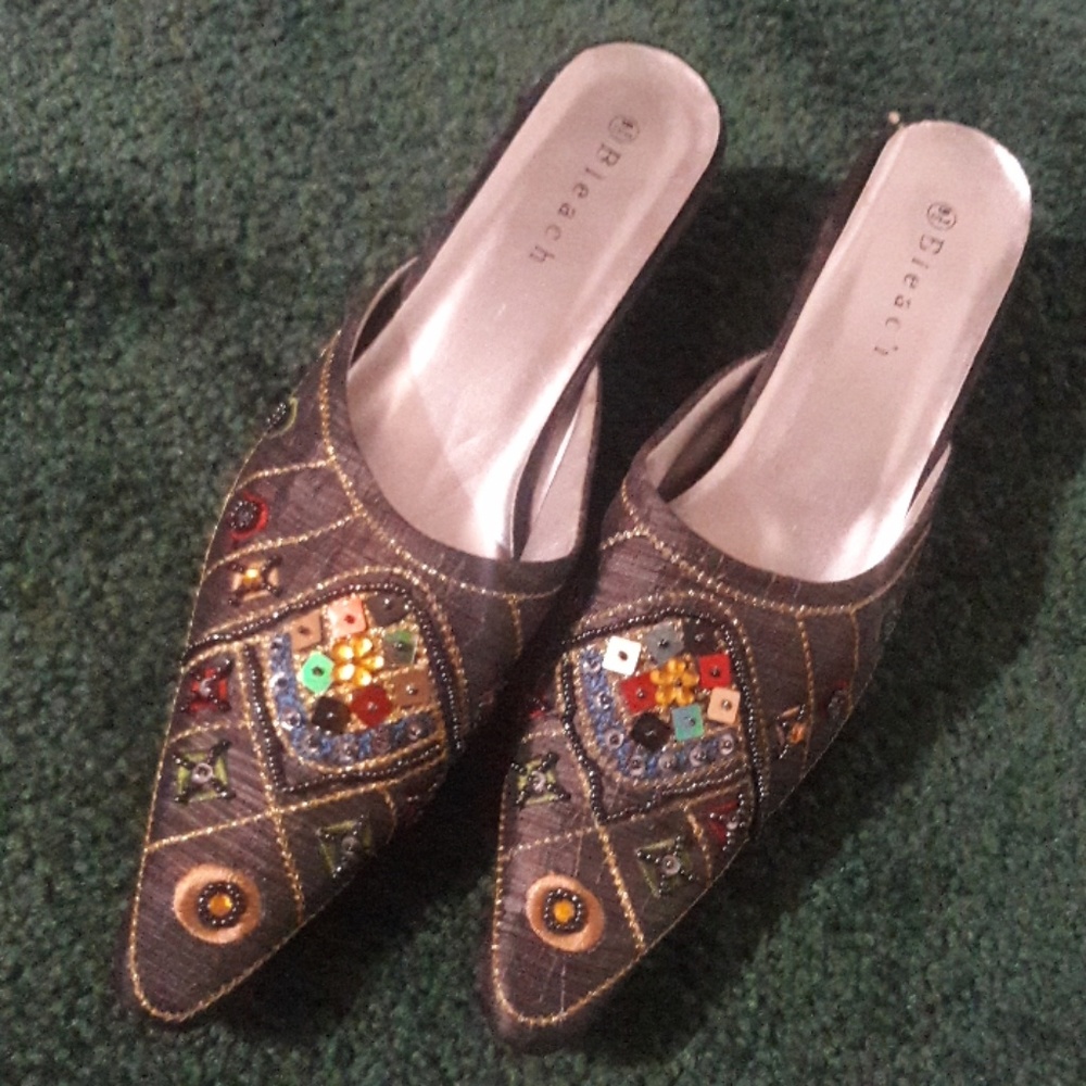 Gray fabric Pointed Toe mules sz 8.5